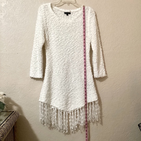 Chaudry Tunic Top Plush White Boucle Knotted Fringe Hem 3/4 Sleeve Size Small - Picture 10 of 16